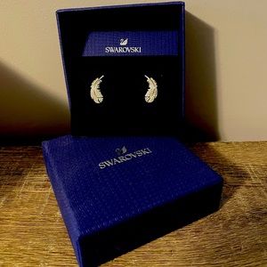 Leaf design Swarovski earrings. Like new